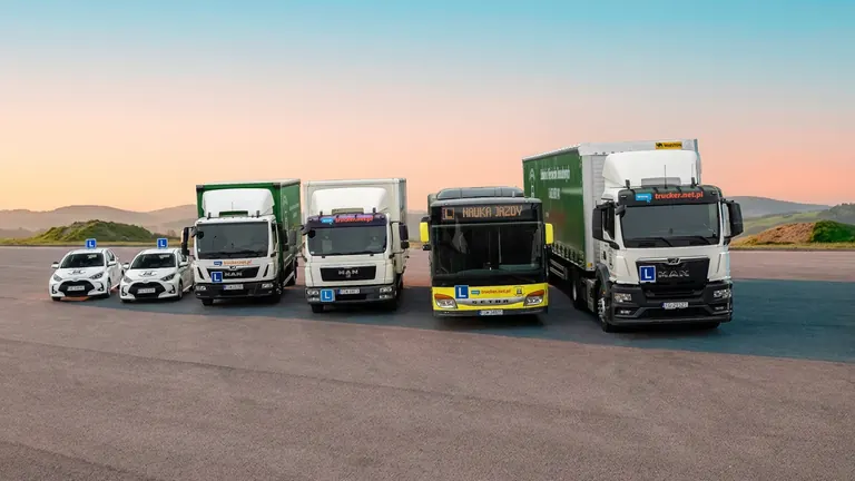 Flota pojazdów szkoleniowych OSK TRUCKER